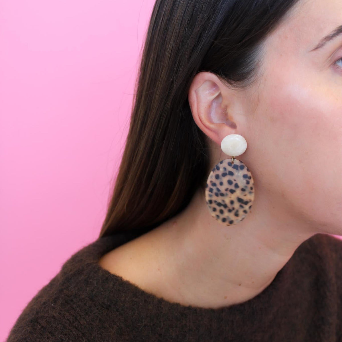 Boucles d’oreilles Ines – Crème & Léopard